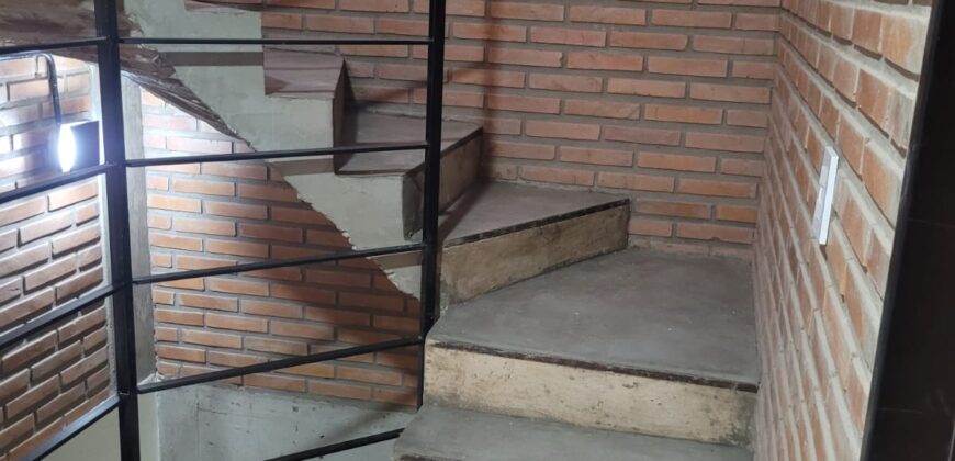 Venta casa interna – Triplex. Gorriti 500. u$s 140.000.-