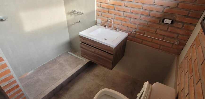 Venta casa interna – Triplex. Gorriti 500. u$s 140.000.-