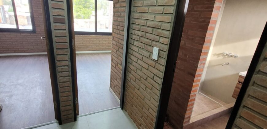 Venta casa interna – Triplex. Gorriti 500. u$s 140.000.-