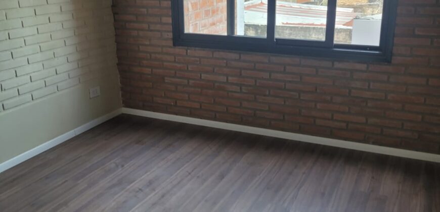 Venta casa interna – Triplex. Gorriti 500. u$s 140.000.-