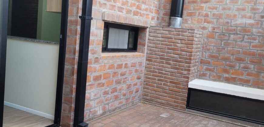 Venta casa interna – Triplex. Gorriti 500. u$s 140.000.-