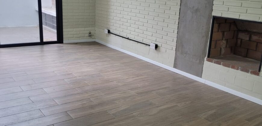 Venta casa interna – Triplex. Gorriti 500. u$s 140.000.-