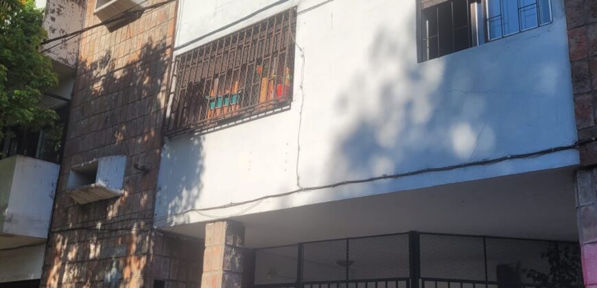 Departamento 2 dormitorios, España 2193 con Cochera  !