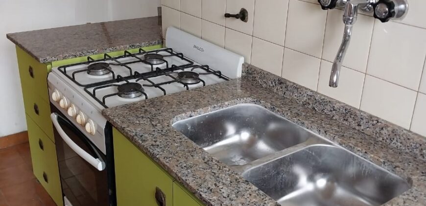 Vendo Departamento 2 dormitorios. Sarmiento 2627. u$s 69.000.