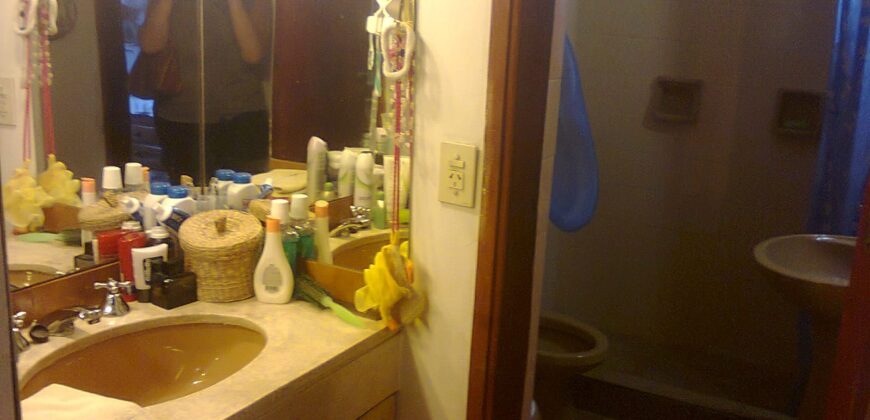 Vendo Departamento 2 dormitorios. Sarmiento 2627. u$s 69.000.