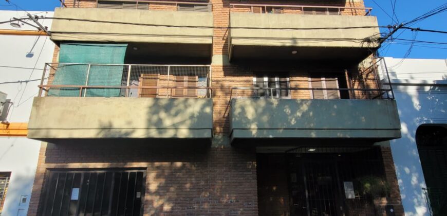Vendo Departamento 2 dormitorios. Sarmiento 2627. u$s 69.000.