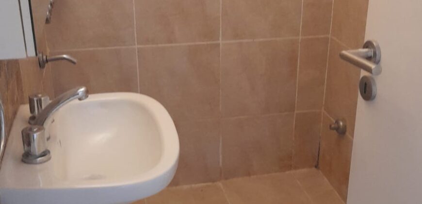 Vendo Monoambiente, Barrio Echesortu, Bv. Avellaneda 1200.-