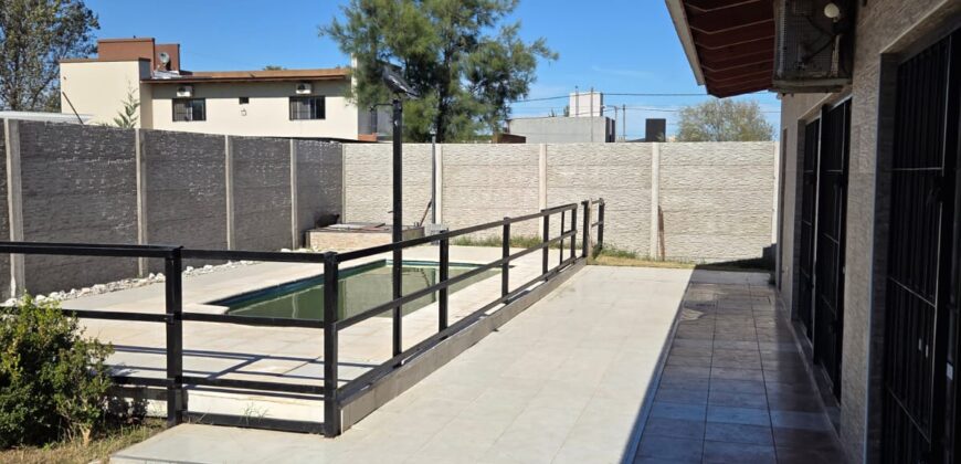 Venta Casa con Pileta Tierra de Sueños 3. Roldán