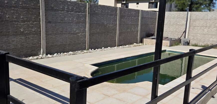 Venta Casa con Pileta Tierra de Sueños 3. Roldán