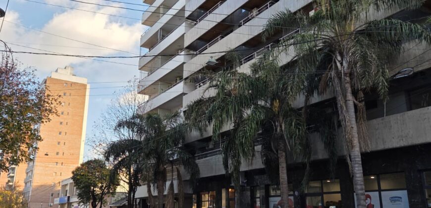 Vendo Imponente Dto. de 3 Dormitorios en piso exclusivo. Cafferata 922 Piso 1