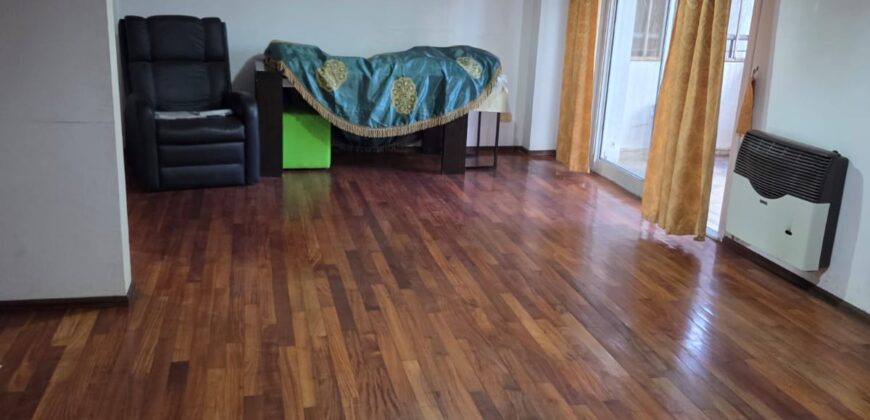 Vendo Imponente Dto. de 3 Dormitorios en piso exclusivo. Cafferata 922 Piso 1