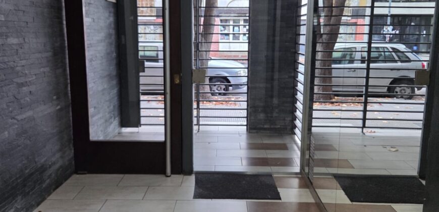 Vendo Imponente Dto. de 3 Dormitorios en piso exclusivo. Cafferata 922 Piso 1