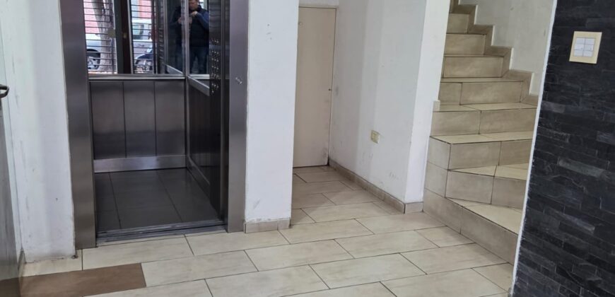 Vendo Imponente Dto. de 3 Dormitorios en piso exclusivo. Cafferata 922 Piso 1