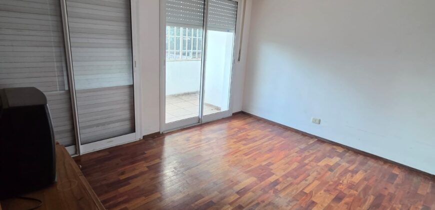 Vendo Imponente Dto. de 3 Dormitorios en piso exclusivo. Cafferata 922 Piso 1