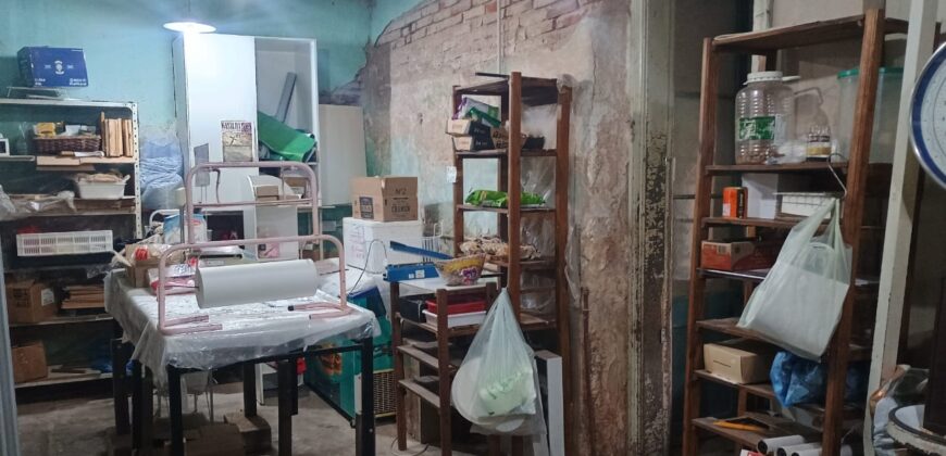 Vendo Imponente Lote 10,25 x 50 Mts con Locales comerciales Casilda Centro